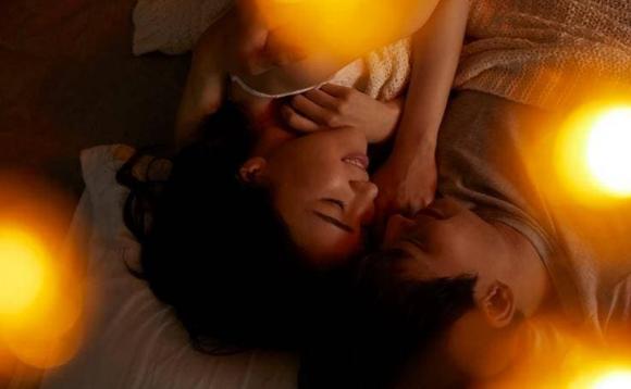 Mơ thấy “thân mật” với người khác giới đa số bắt nguồn từ 4 nguyên nhân  sau, cả nam và nữ nên nắm rõ